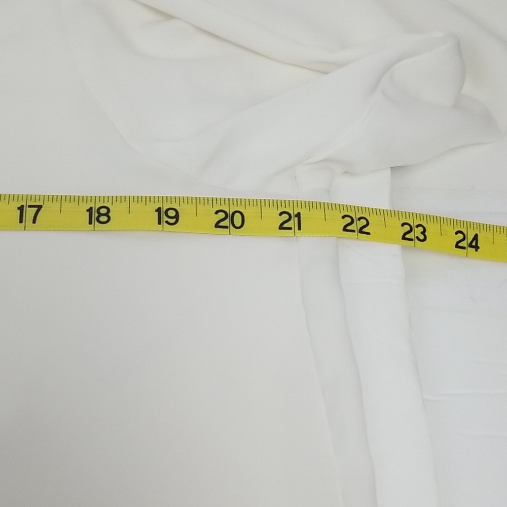 H&M Cream Button Down Shirt with Black Trim (Size 8) - Picture 10 of 11